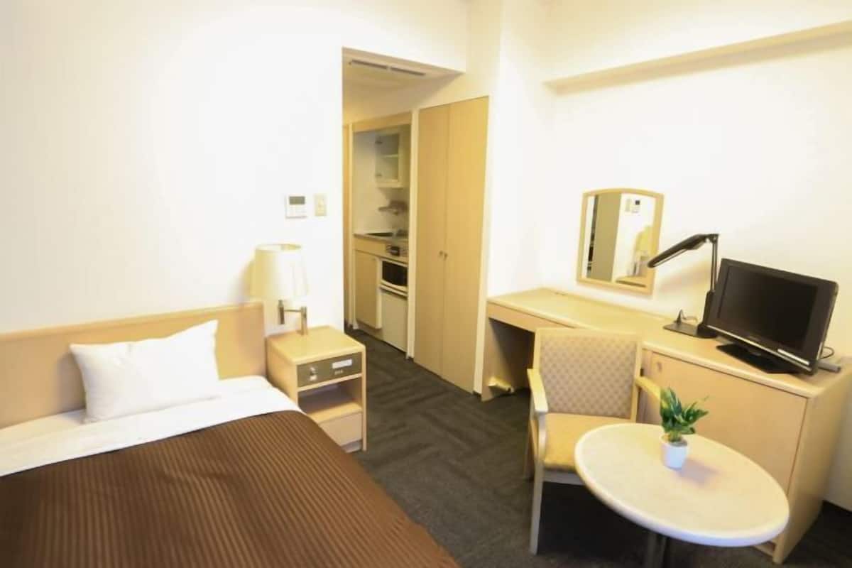 Individually decorated, desk, iron/ironing board, free WiFi