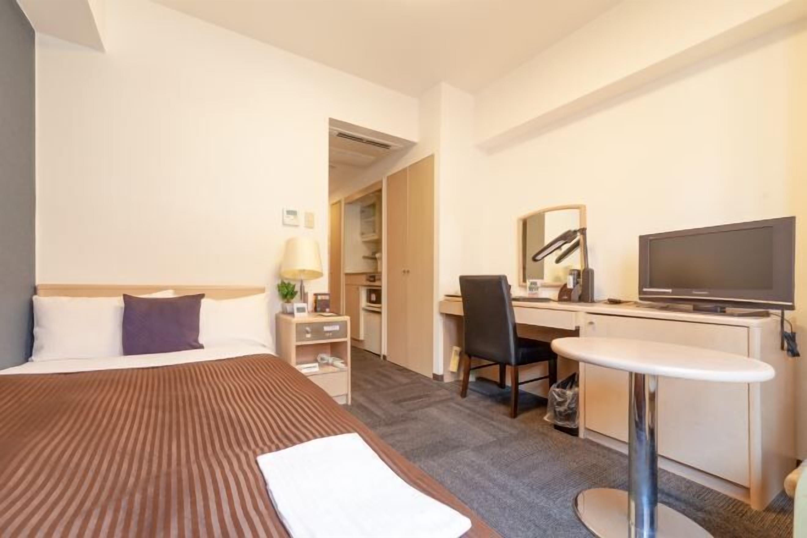 Individually decorated, desk, iron/ironing board, free WiFi