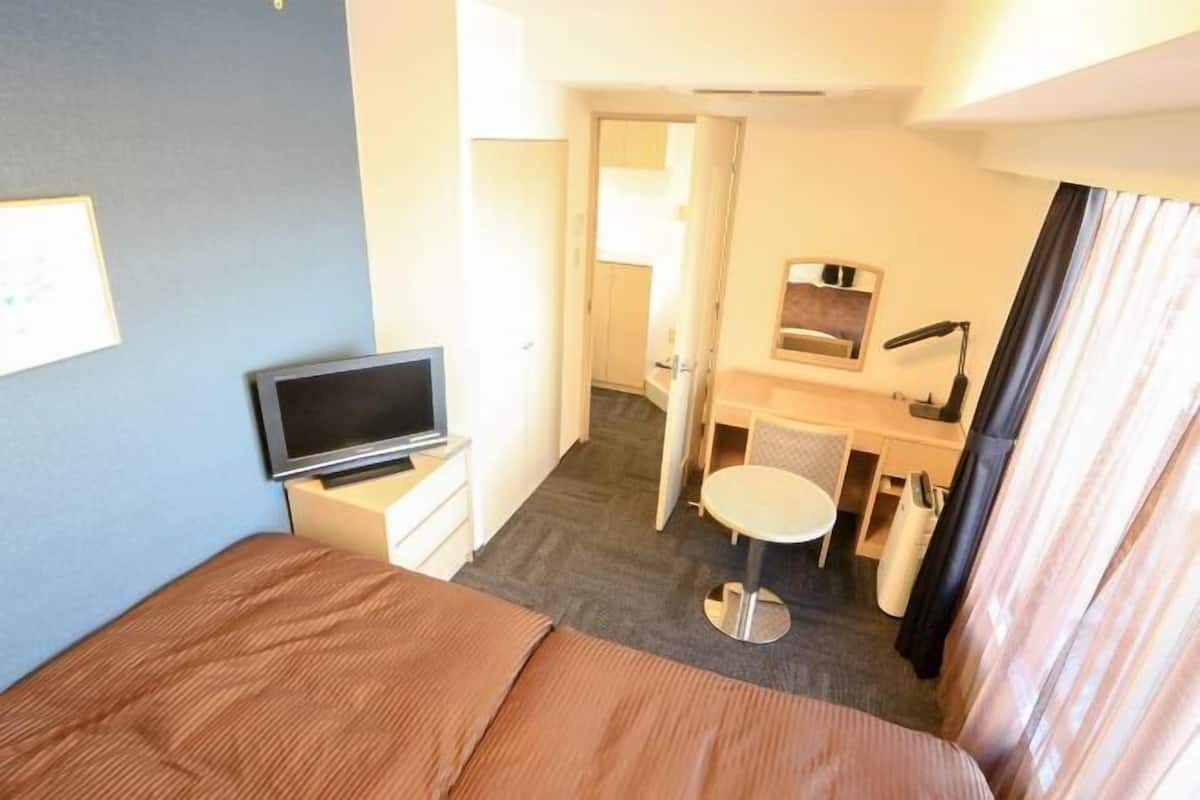 Individually decorated, desk, iron/ironing board, free WiFi