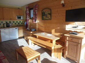 Kühlschrank, Ofen, Herdplatte, Geschirrspüler