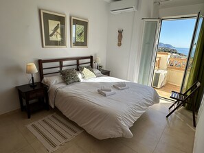 2 Schlafzimmer, Zimmersafe, Bügeleisen/Bügelbrett, Reisekinderbett