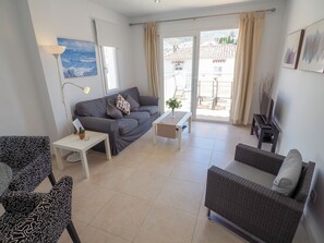 TV - Nerja Paradise Rentals - Villa Topaz (Nerja)