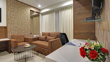 Royal Suite, 1 King Bed, City View