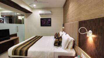 Semi Suite | 1 bedroom, Egyptian cotton sheets, premium bedding, down comforters