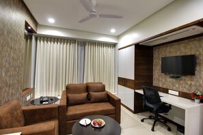 Royal Suite, 1 King Bed, City View