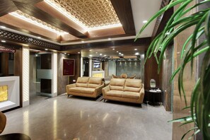 Lobby - SVASTI Inn Jamnagar (Jamnagar)