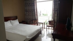 Meja, langsir/tirai gelap terus, Wi-fi percuma 