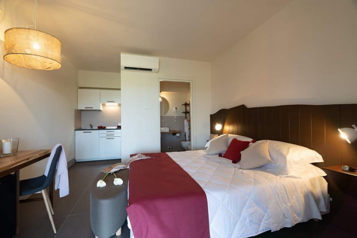 Comfort Double Room | Soundproofing, free WiFi, bed sheets