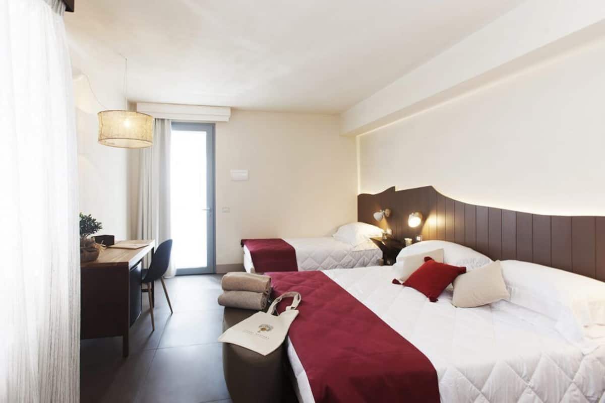 Comfort Triple Room | Soundproofing, free WiFi, bed sheets