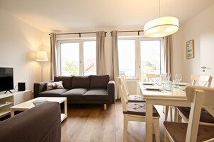 Apartment | Wohnbereich | Fernseher, DVD-Player