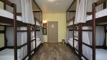 9 dormitorios, tabla de planchar con plancha, wifi y ropa de cama