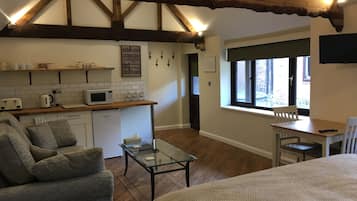 Kamar Keluarga | Area keluarga | Televisi layar datar 24-inci dengan saluran TV digital, TV, dan Netflix