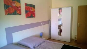 Apartment, 1 Bedroom (1) | 1 bedroom, individually decorated, individually furnished