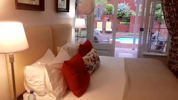 Livingstone Room | In-room safe, individually decorated, individually furnished, desk