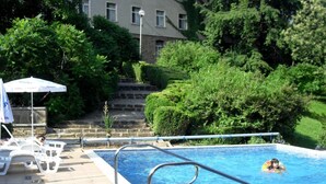 Piscine extérieure (ouverte en saison)