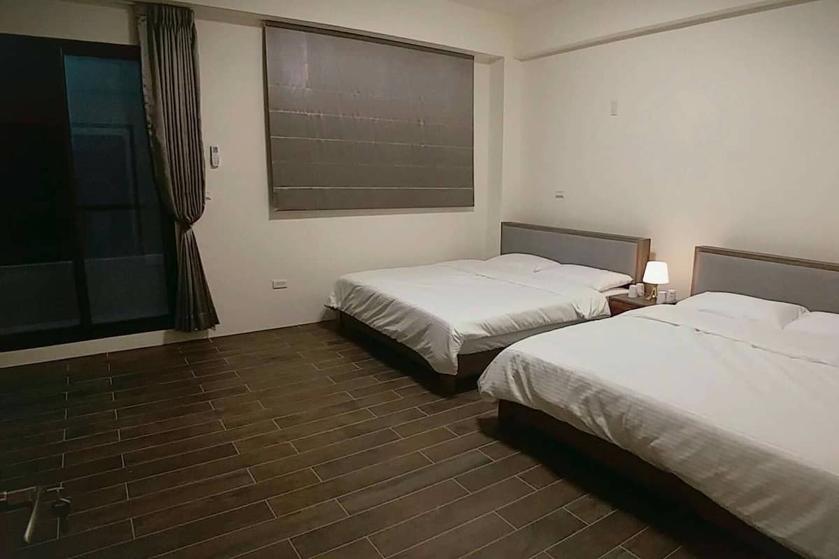 4 habitaciones, insonorización, wifi gratis y ropa de cama
