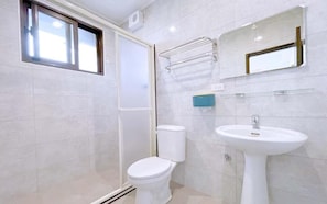 Bathroom - Yuanshan Dahu Homestay (Yuanshan)