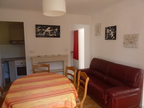 TV - House with garden, close to the beach, the port and the river shuttle (boucau)