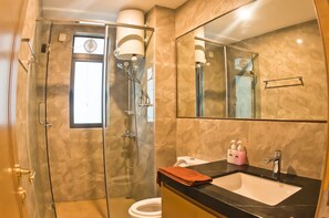 Apartment, 4 Bedrooms | Bathroom