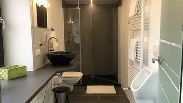 Exclusive Villa, 3 Bedrooms, Non Smoking, Hot Tub | Bathroom | Shower, rainfall showerhead, free toiletries, hair dryer