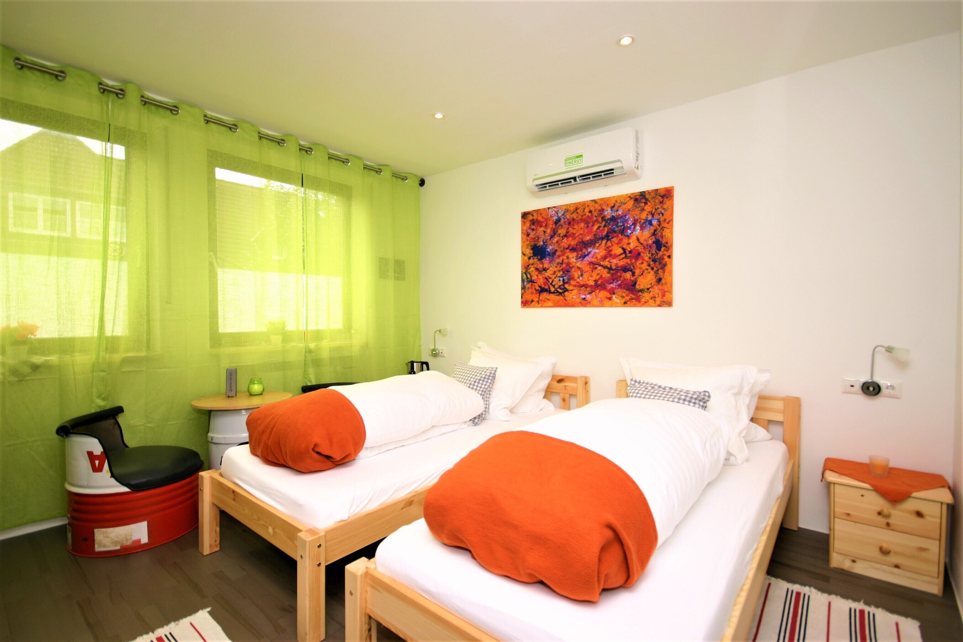 Tomannsrom – comfort | Sengetøy av topp kvalitet, dundyner, minibar og safe på rommet