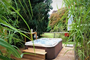 Outdoor spa tub - Schacht34 (Oberhausen)