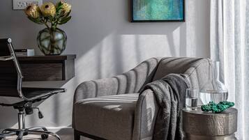 Deluxe Double or Twin Room | Egyptian cotton sheets, premium bedding, Tempur-Pedic beds, minibar