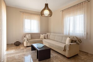 TV, DVD player - Il Paradiso Di Michail (ΡΟΔΟΣ)