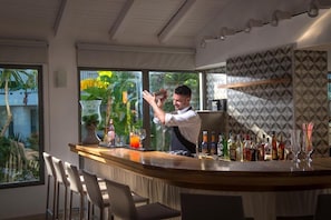 2 bars/lounges, poolside bar - Cretan Beach Resort - Adults Only (Apokoronas)