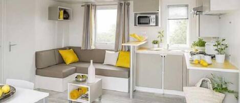 Family Cottage, 3 Bedrooms | Living area