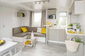 Family Cottage, 3 Bedrooms | Living area