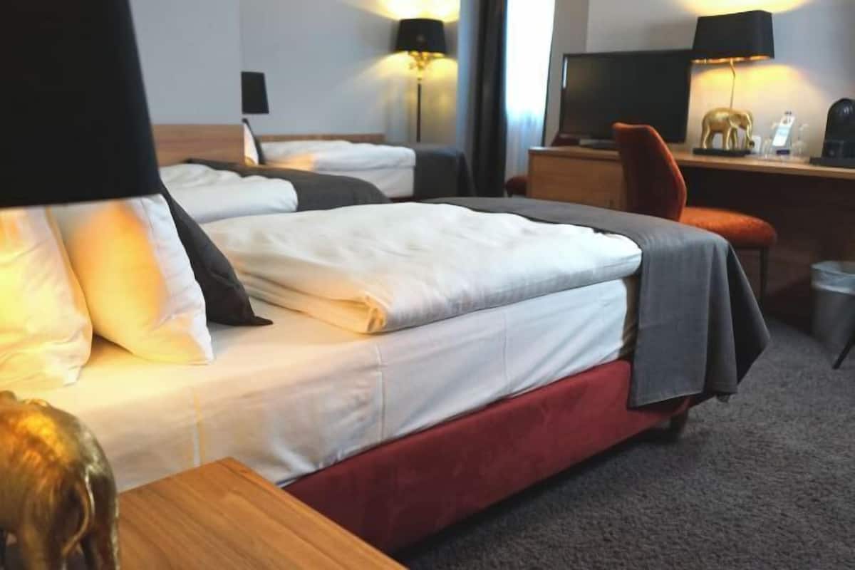 Seprai antialergi, brankas, dan ruang kerja ramah laptop