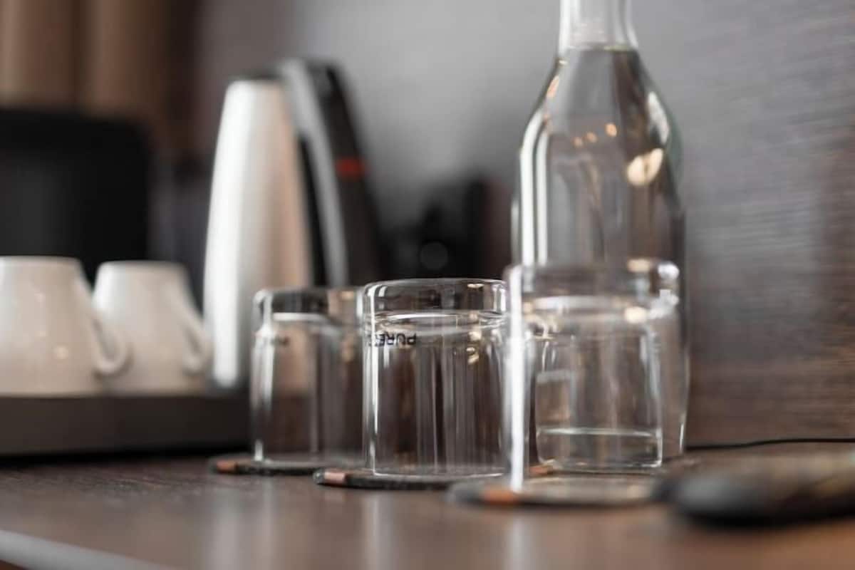 Kopi dan/atau alat penyeduh kopi