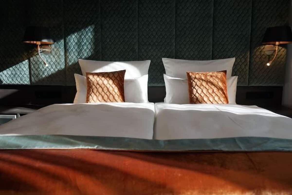 Seprai antialergi, brankas, dan ruang kerja ramah laptop