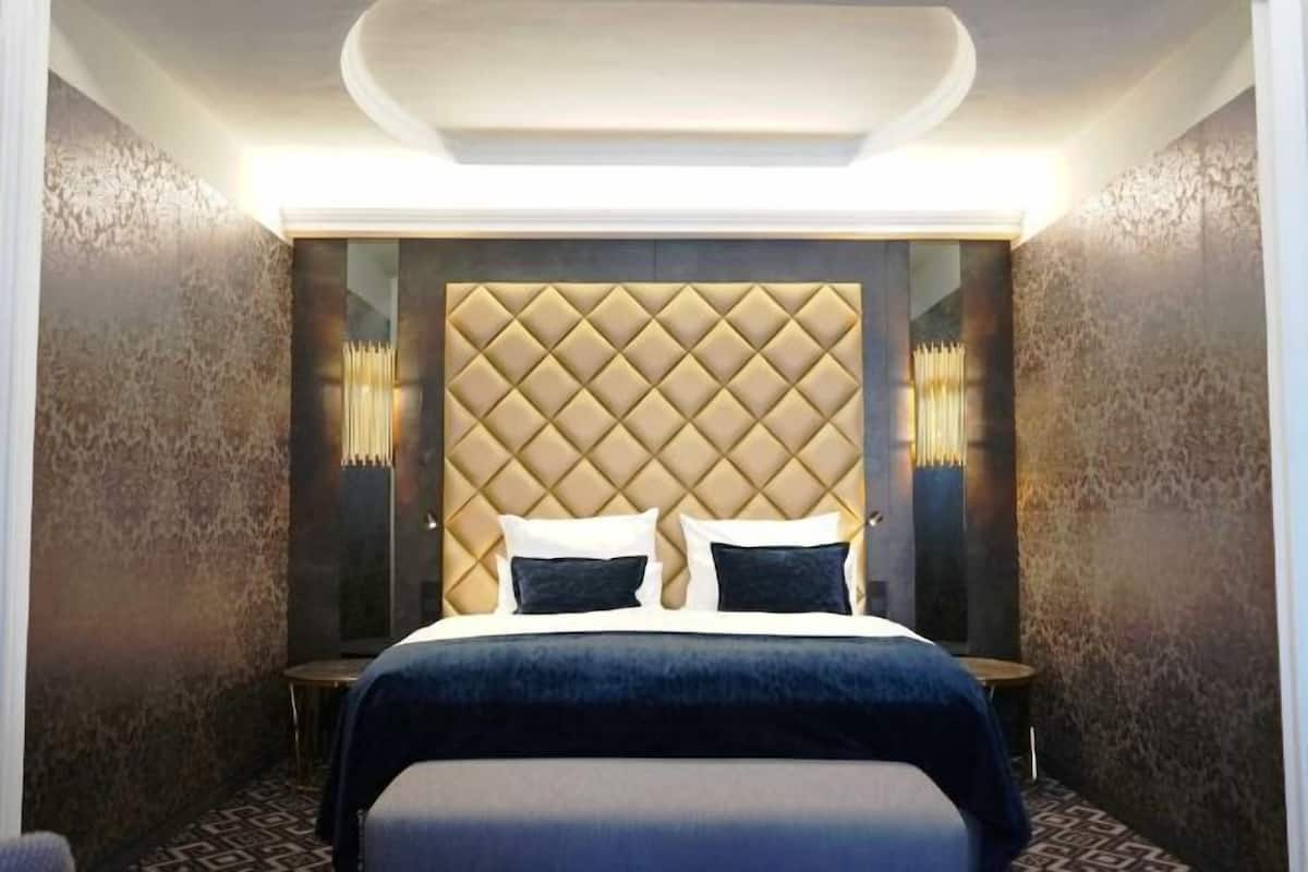 Seprai antialergi, brankas, dan ruang kerja ramah laptop