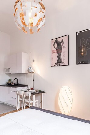 Studio (Indian Summer) | In-room dining