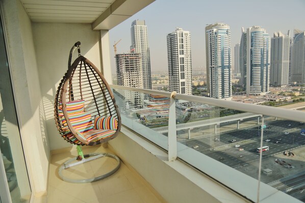 Property grounds - Marina BestView Coral Luxury Apt next to metro (Dubai)