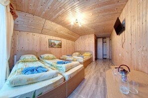Màn/rèm cản sáng, phòng cách âm, bàn ủi/dụng cụ ủi quần áo 