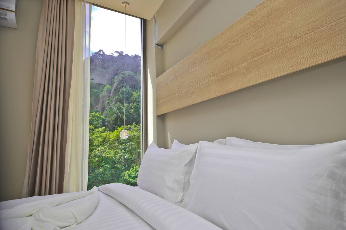 One Bedroom Garden View | 客房景觀