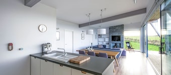 Lodge 18 - 3 Bed Sea-View - a john o'groat that sleeps 6 guests in 3 bedrooms