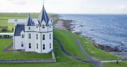 A john o'groat that sleeps 2 guests in 0 bedrooms