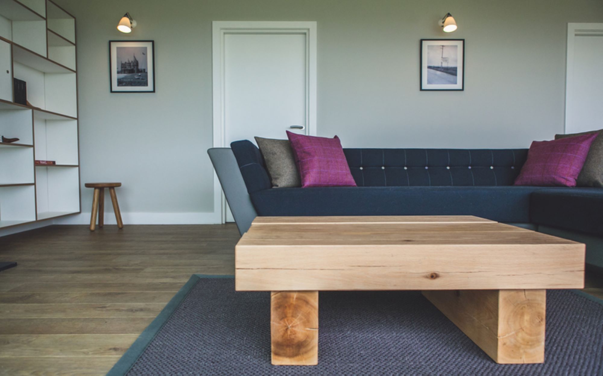 Flachbildfernseher, Kamin, Videospielkonsole, DVD-Player