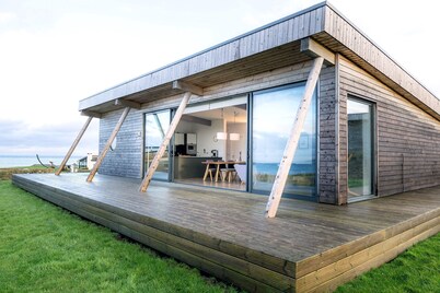 Lodge 17 - 3 Bed Sea-View - a john o'groat that sleeps 6 guests in 3 bedrooms