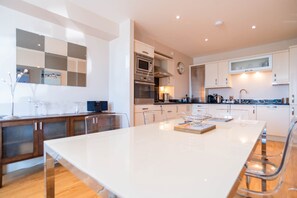 Mikrowelle, Ofen, Geschirrspüler