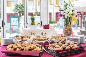 Petit déjeuner buffet compris tous les jours