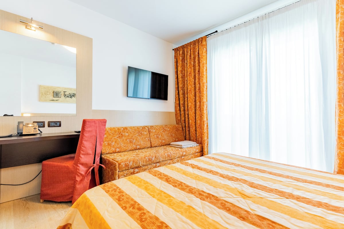 Standard Double Room | In-room safe, desk, cribs (free), WiFi (free)