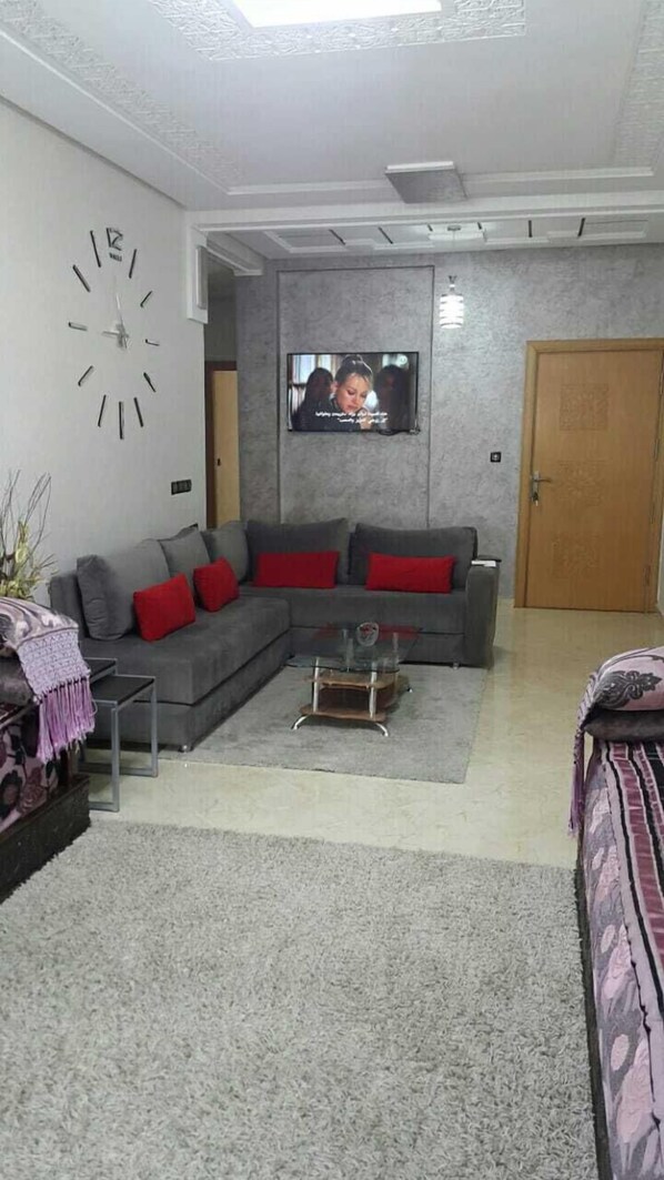 아파트, 침실 3개 | 거실 공간 | 플라스마 TV