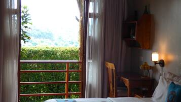 Standard Room | Premium bedding, down comforters, memory foam beds, minibar