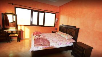 Apartemen Ekonomi, 2 kamar tidur | 1 kamar tidur, Wi-Fi gratis, dan seprai linen