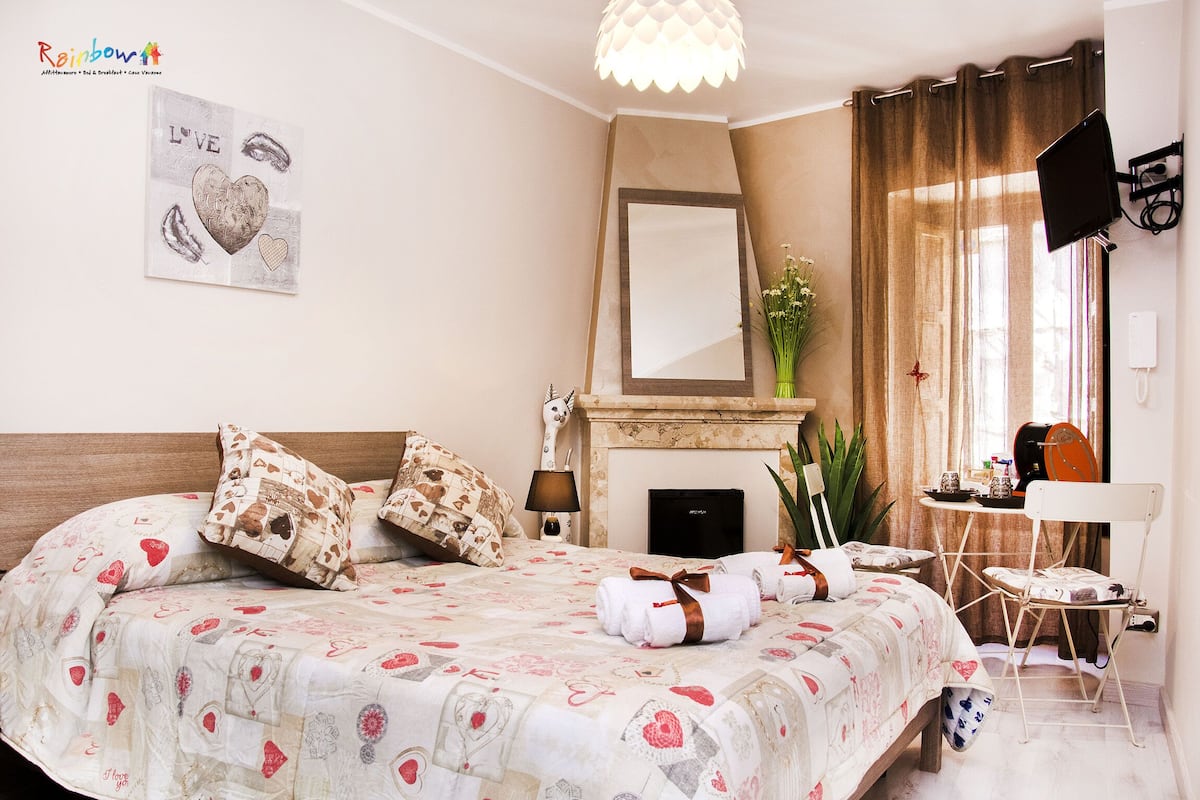 Deluxe tweepersoonskamer (Salita San Paolo) | Gratis wifi, beddengoed